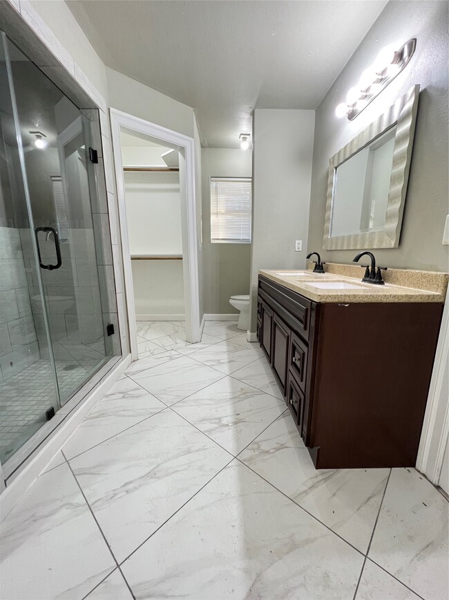 Building Photo - 12865 Birch Ln