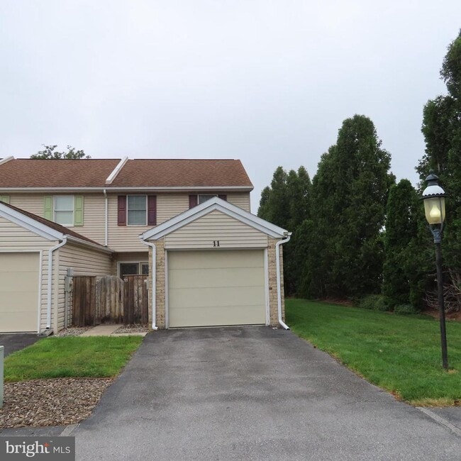 Building Photo - 11 Beacon Ct