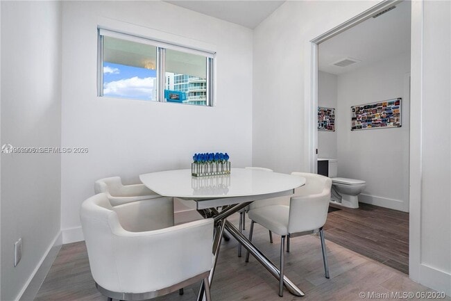 Building Photo - 2900 NE 7th Ave