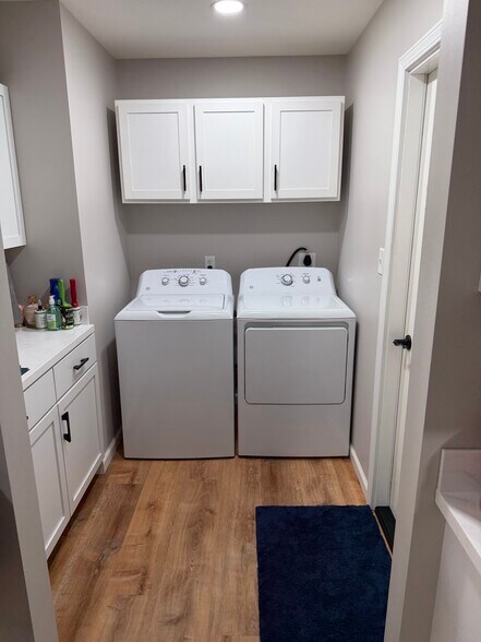 Laundry room - 184 School St