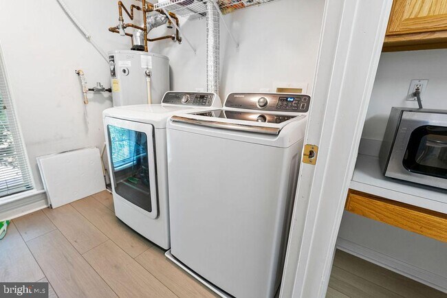 Building Photo - 6223 Wild Swan Way