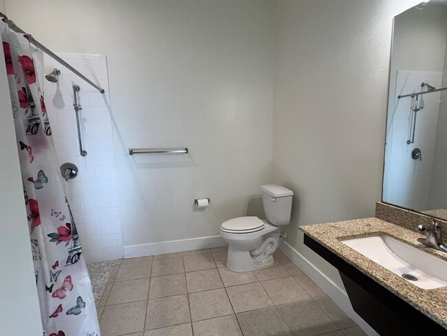 Building Photo - 2400 Louis Henna Blvd