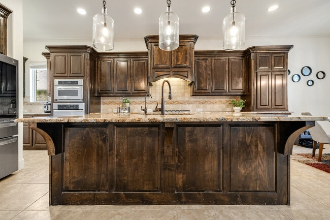 Building Photo - 7944 Cherry Springs Ct