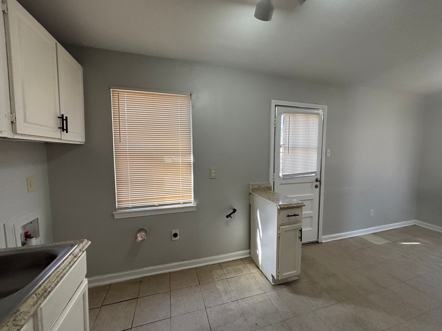 Building Photo - 2551 Dakar Ave