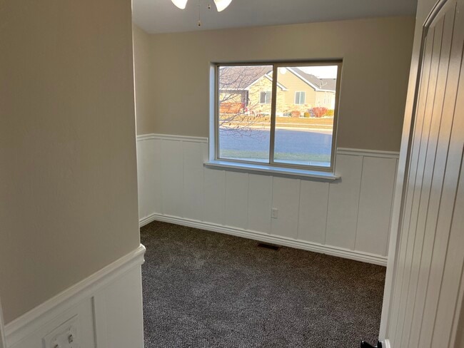 Building Photo - 3700 Merlin Dr