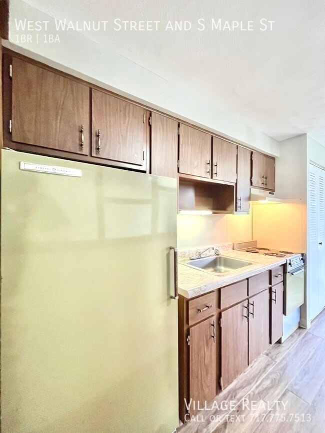 Building Photo - 86 W Walnut St