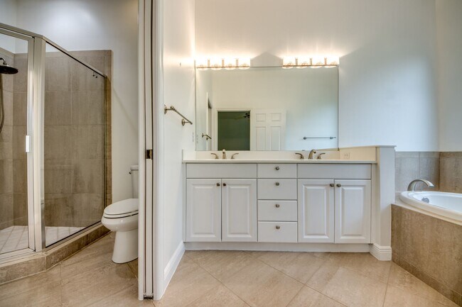 Building Photo - 14021 Bently Cir