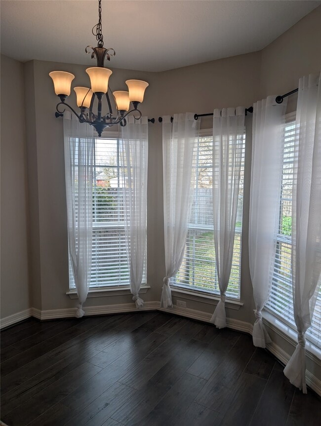 Building Photo - 4222 5th St