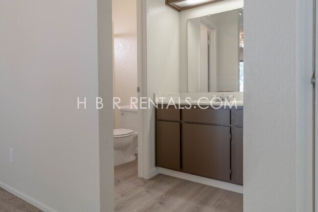 Building Photo - 1107 Douglas Fir Dr