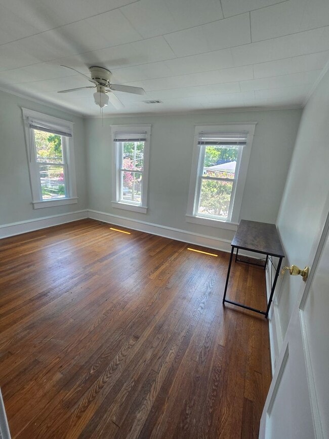 Building Photo - 1616 Walker Ave
