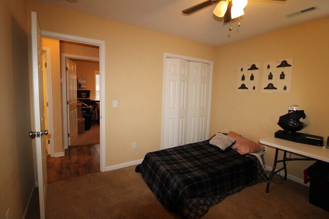Building Photo - 2160 Waterwheel Dr