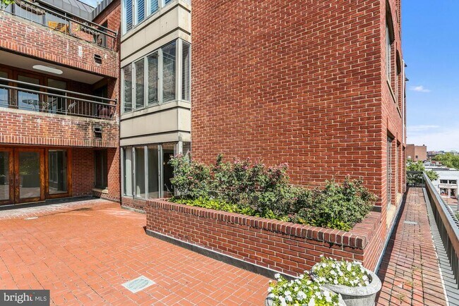 Building Photo - 1080 Wisconsin Ave NW
