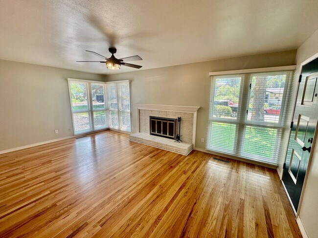 Building Photo - New on the Market!