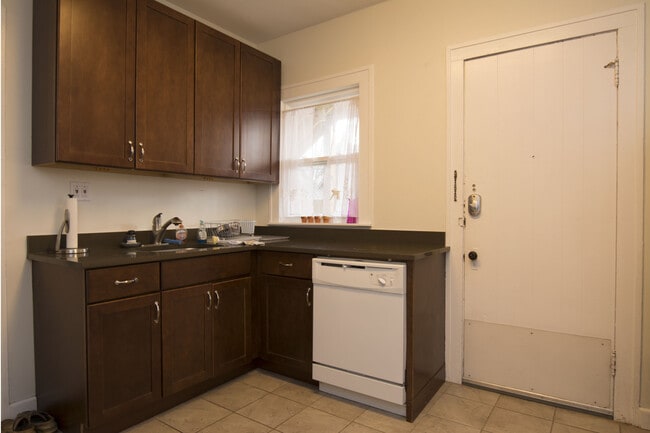 Building Photo - 1024 Foster St