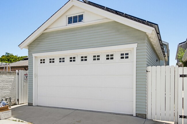 Building Photo - 464 C Ave