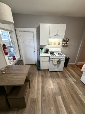 Building Photo - 121 Hillside St