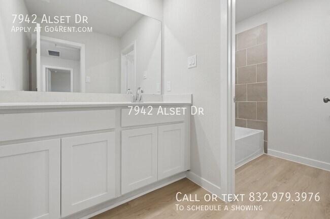 Building Photo - 7942 Alset Dr