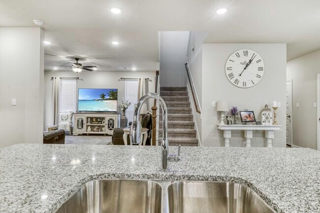 Building Photo - 15225 Still Water Mdw Lp