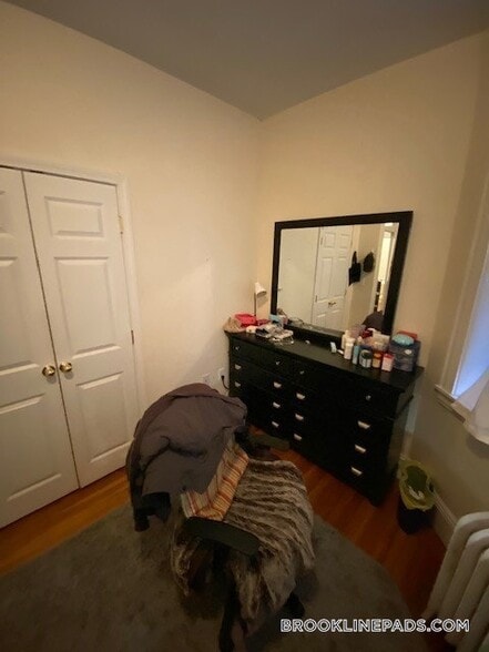 Building Photo - 66 Egmont St