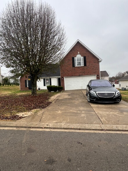 Building Photo - 1809 Rory Cove