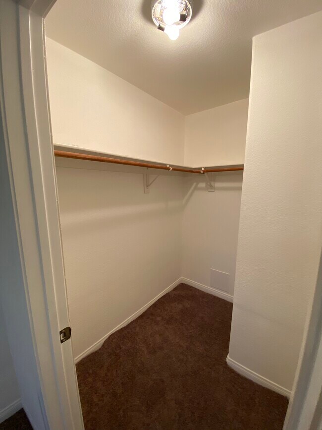 Building Photo - 1648 Rigel St