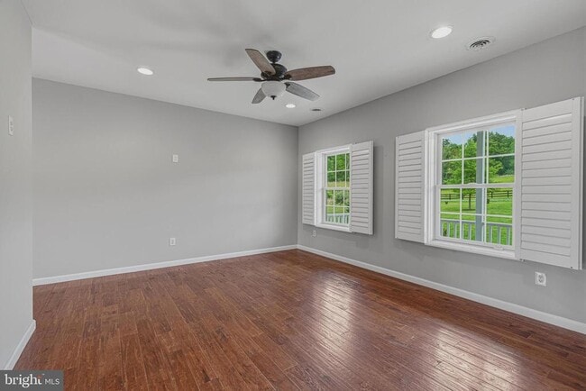 Building Photo - 40923 Browns Ln