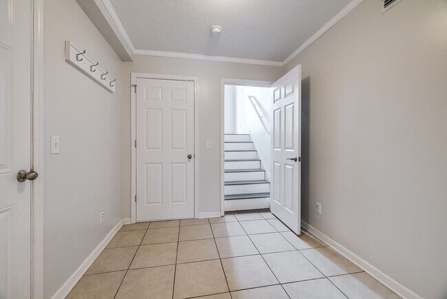 Building Photo - Spacious Home with Shop in Rincon!  No HOA!