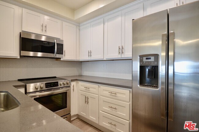 Building Photo - 18069 W Coastline Dr