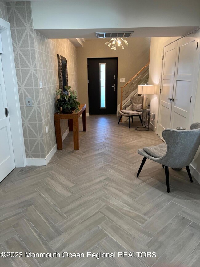 Building Photo - 141 Osborne Ave