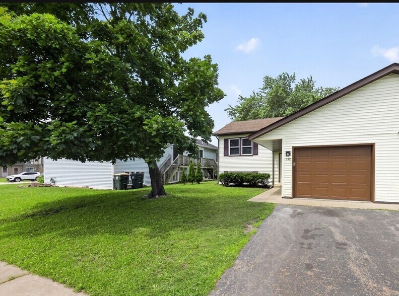 Building Photo - 642 Swan Dr
