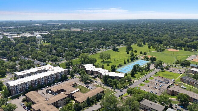 Building Photo - 3200 Virginia Ave S