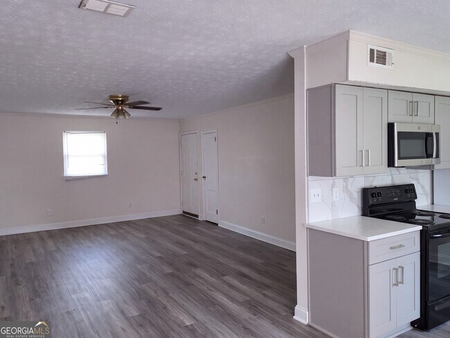 Building Photo - 120 Boley Dr