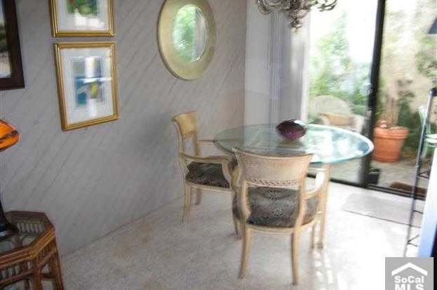 Building Photo - 21 Streamwood-