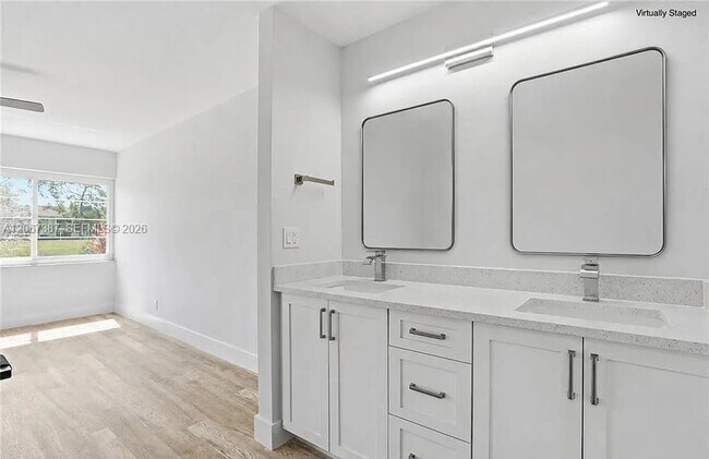 Building Photo - 1085 Forest Lakes Dr