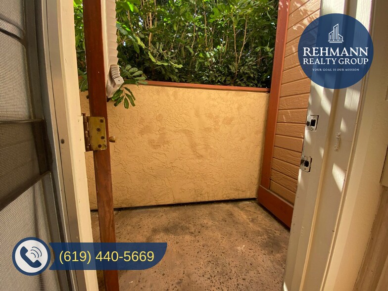 Building Photo - 4177 Iowa St