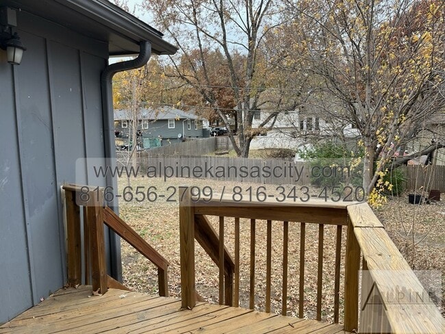 Building Photo - Updated Duplex, Fort Osage School District