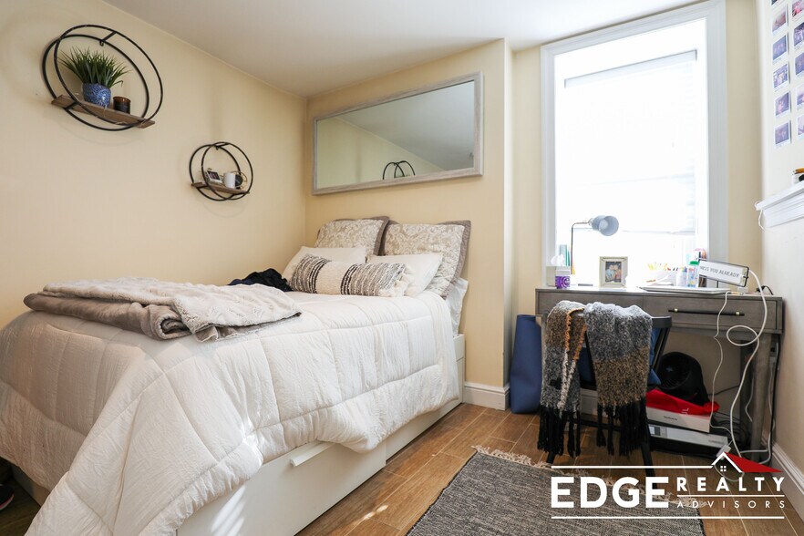 Building Photo - 1516 Commonwealth Ave