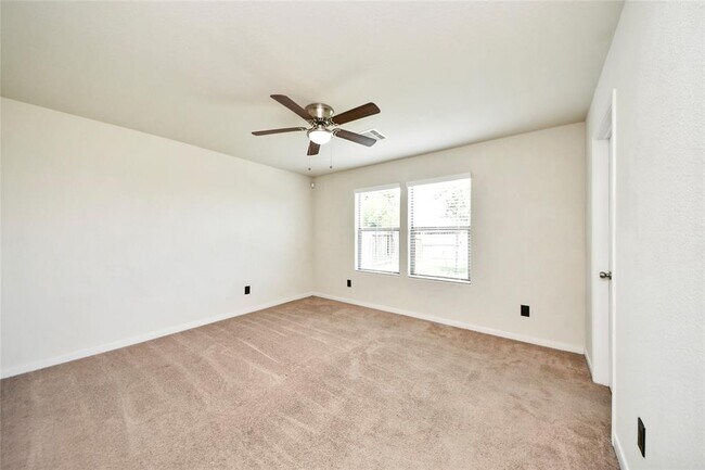 Building Photo - 5710 Camelia Evergreen Ln