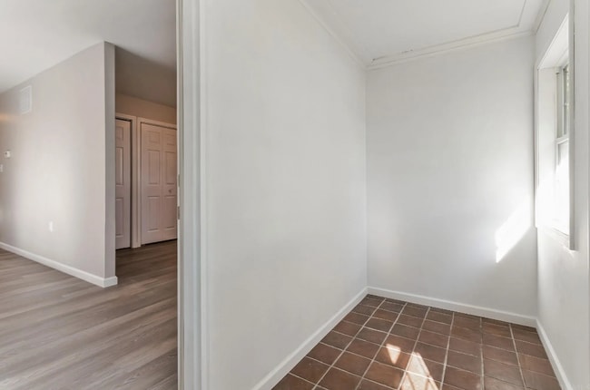 Building Photo - 3245 Ardmore Trail