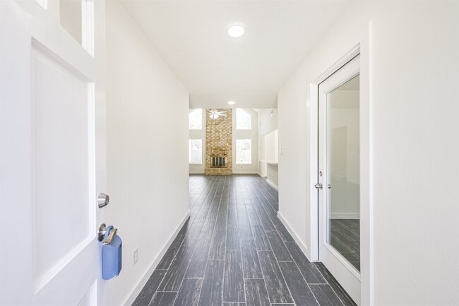 Building Photo - 19507 Spoonwood Dr