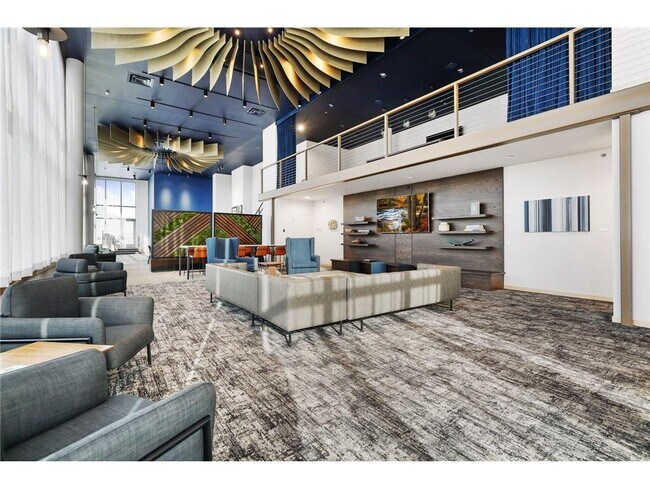 Building Photo - 215 10th Ave S