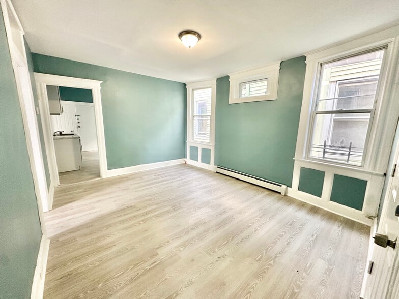 Building Photo - 11 Linden Ave