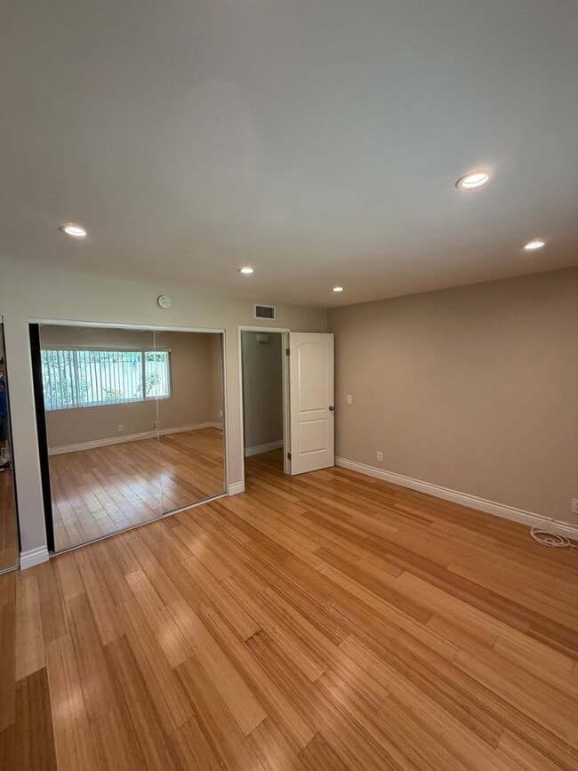 Building Photo - Beautiful 3 Bedroom Home in Avocado Heights