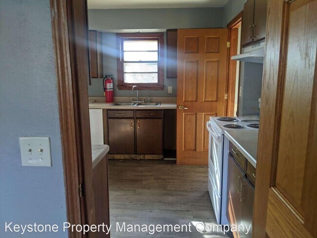 Building Photo - 3 br, 1.5 bath House - 1923 E. Court Street