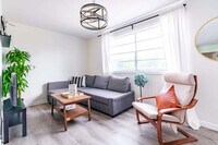 Building Photo - 605 Dennison Ave