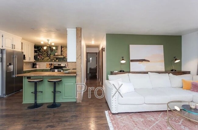 Building Photo - 6 Lambeth Cir