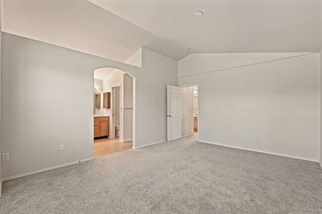 Building Photo - Spacious 4BR Home in Pine Creek – Academy D20