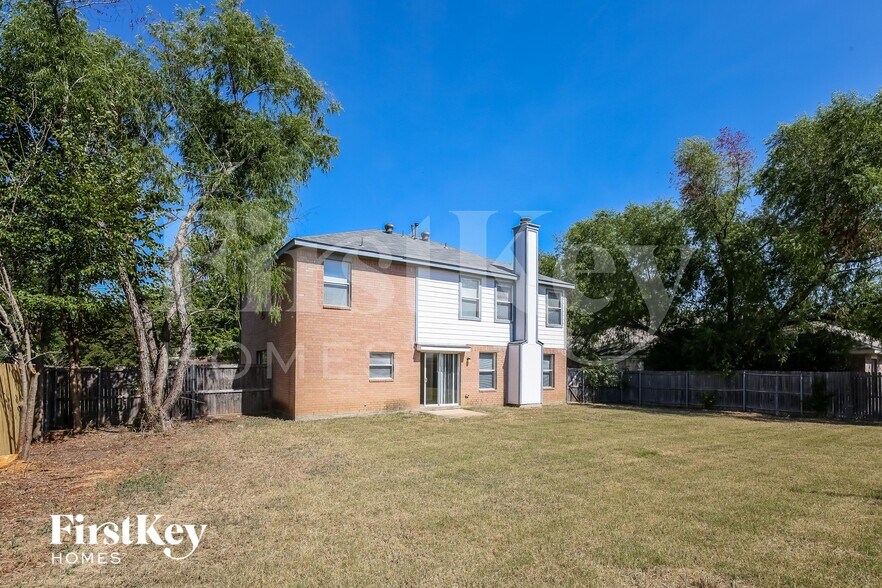 Building Photo - 820 Monette Dr