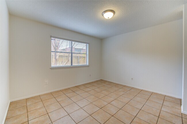 Building Photo - 18418 Arbormont Dr