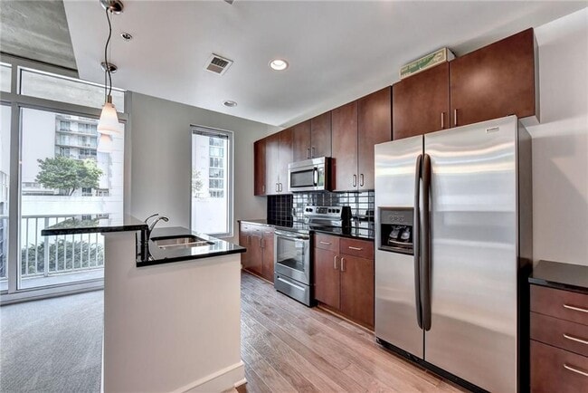 Building Photo - 44 Peachtree Pl NE